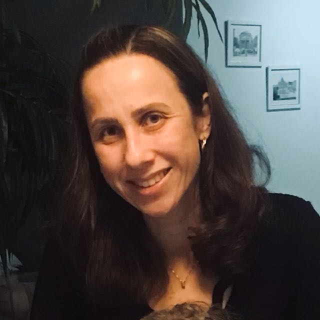 Dra. Fernanda M.C.Santos